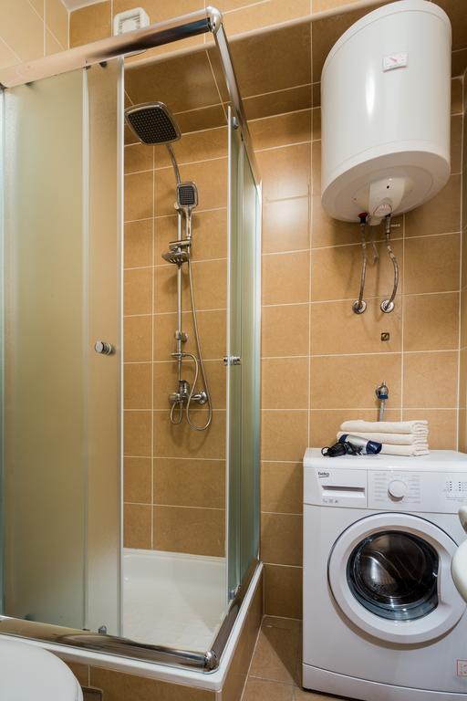 ! Promo! Central Evergreen Studio - Free Public Parking-Fast Wi-Fi Novi Sad Exteriör bild