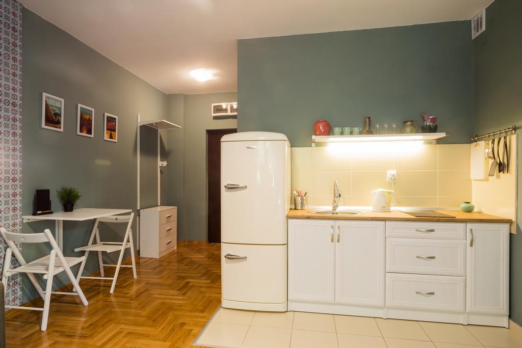 ! Promo! Central Evergreen Studio - Free Public Parking-Fast Wi-Fi Novi Sad Exteriör bild