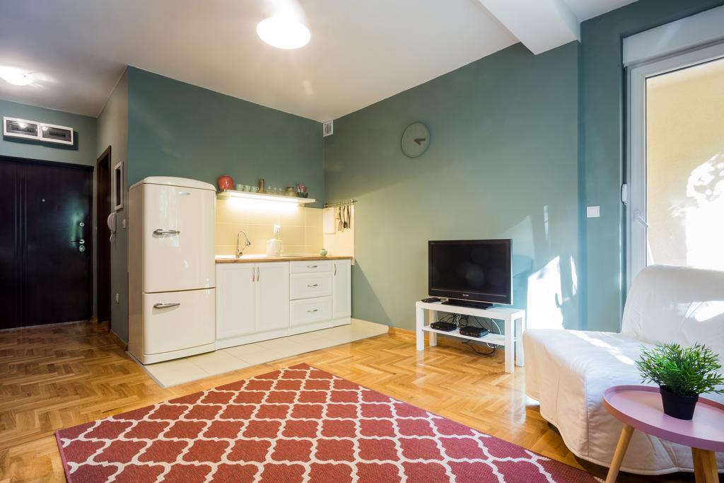 ! Promo! Central Evergreen Studio - Free Public Parking-Fast Wi-Fi Novi Sad Exteriör bild
